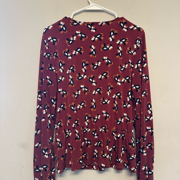 Banana Republic Burgundy Floral Wrap Blouse Size Medium - Picture 6 of 7